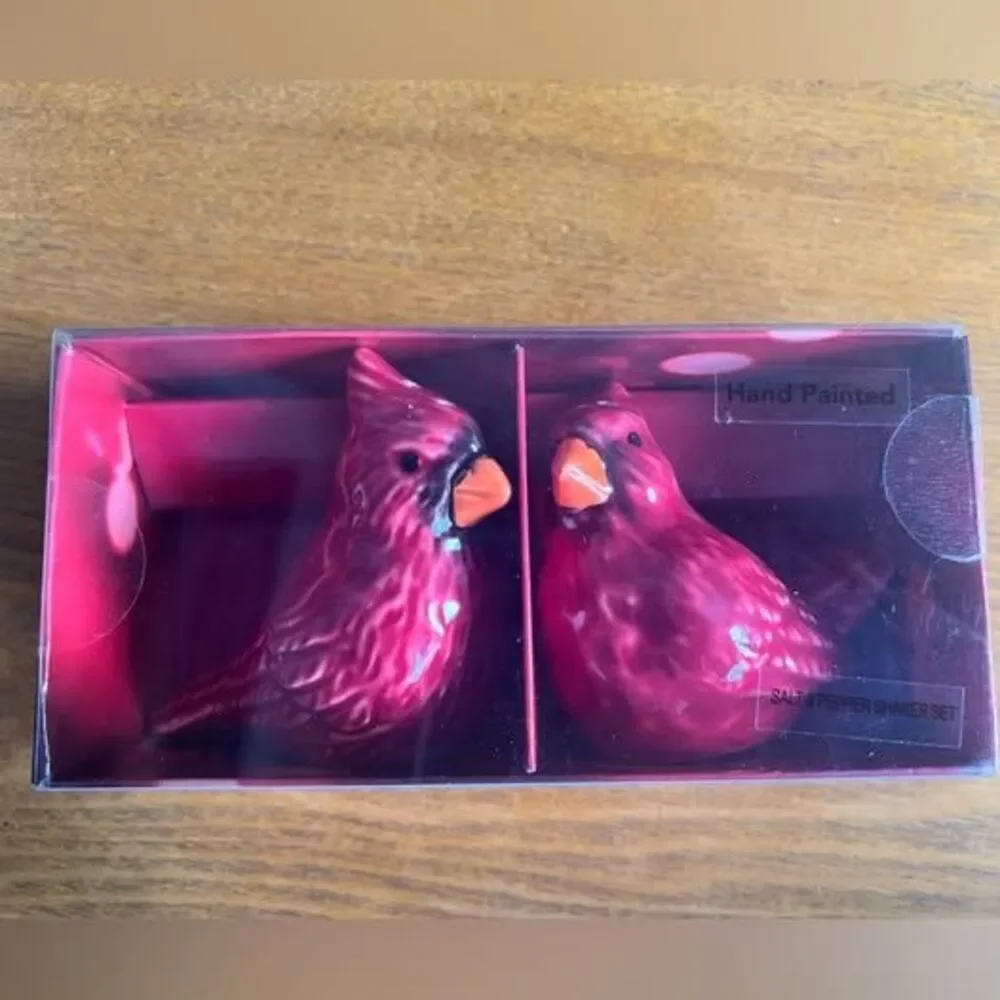 Kohl's Hand-Painted Red Cardinal Salt & Pepper Shaker Set